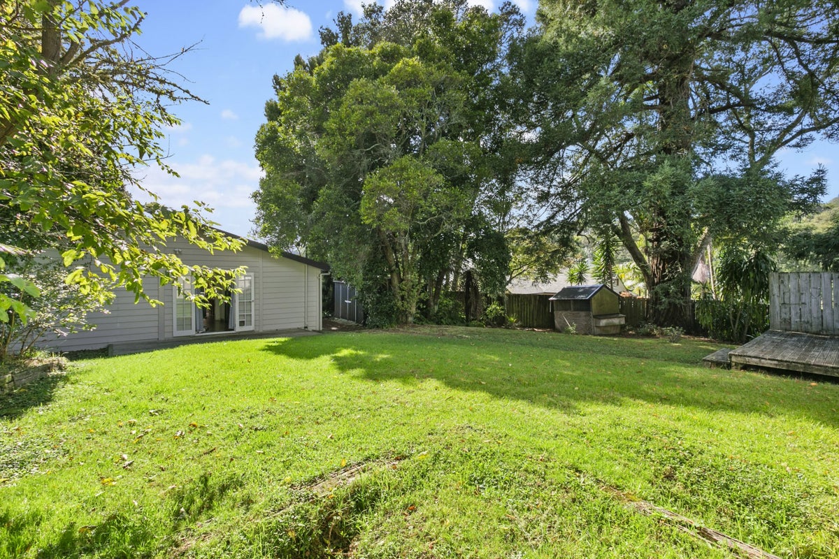 110A Atkinson Road, Titirangi, Auckland - Carousel 2