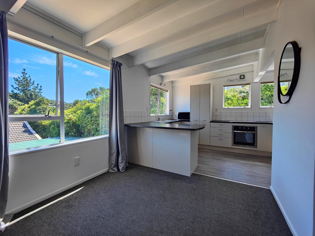 5A Robert Street, Newlands, Wellington - Carousel 1