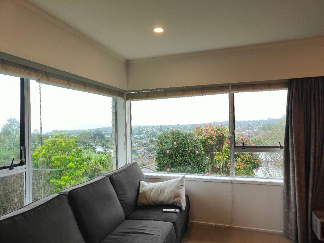 2/2 Barker Rise, Northcross, Auckland - Carousel 2