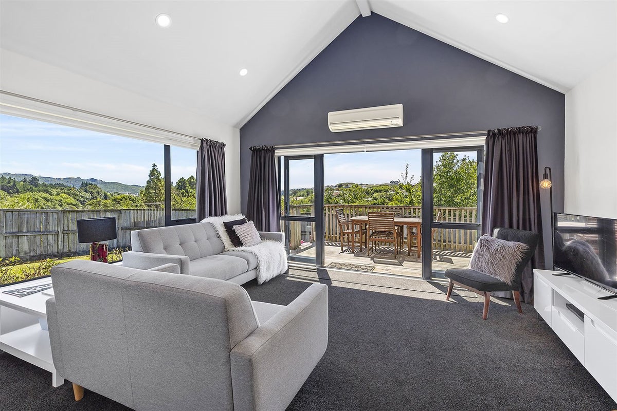 43A Apple Terrace, Ranui, Porirua - Carousel 2