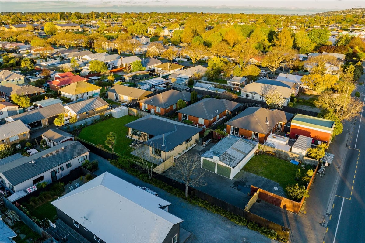 327 Ferry Road, Waltham, Christchurch - Carousel 21