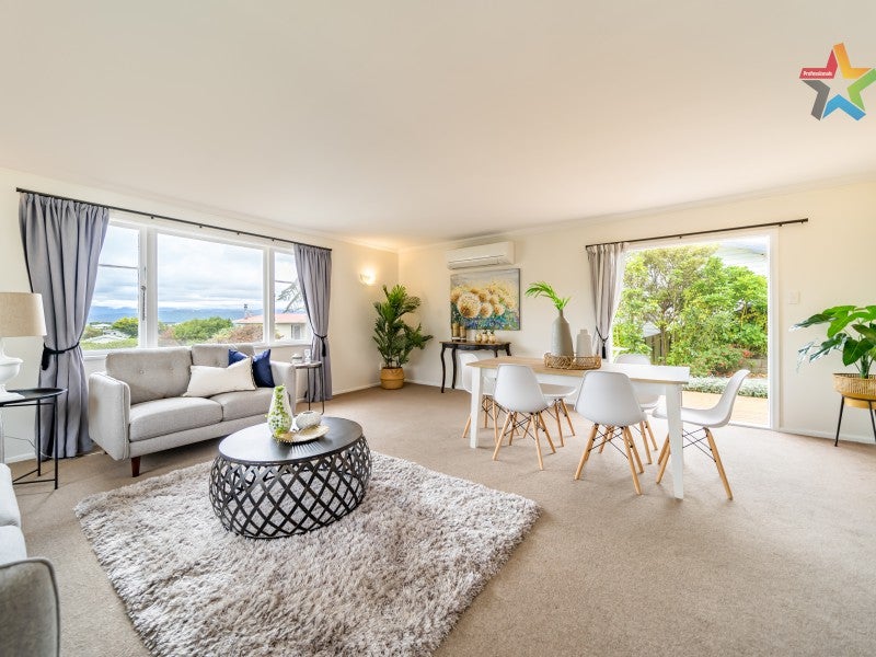21 Cherry Blossom Grove, Maungaraki, Lower Hutt - Carousel 2