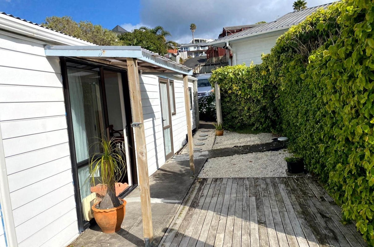 12 Orewa Heights Crescent, Orewa, Orewa - Carousel 2
