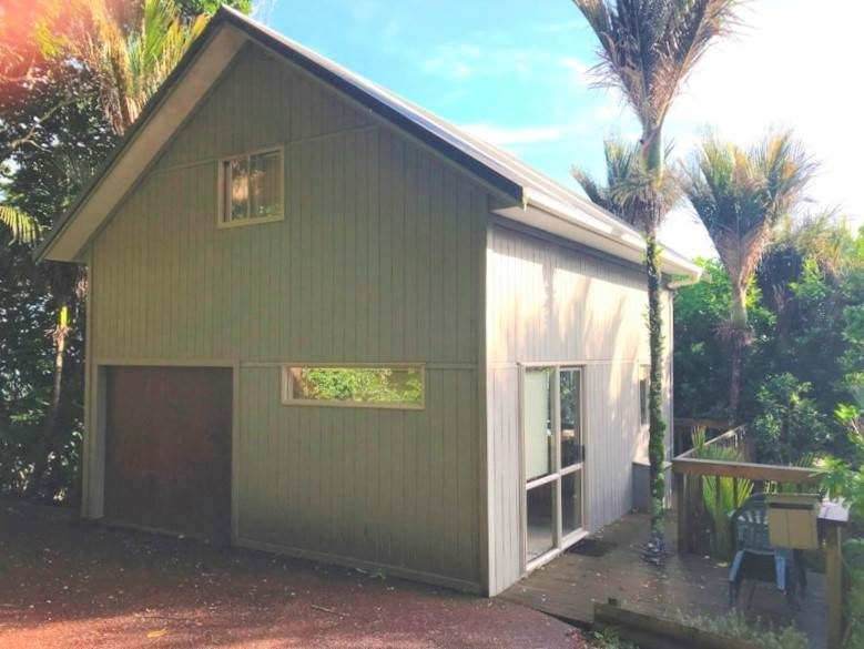 34 Piha Road, New Lynn - Carousel 1
