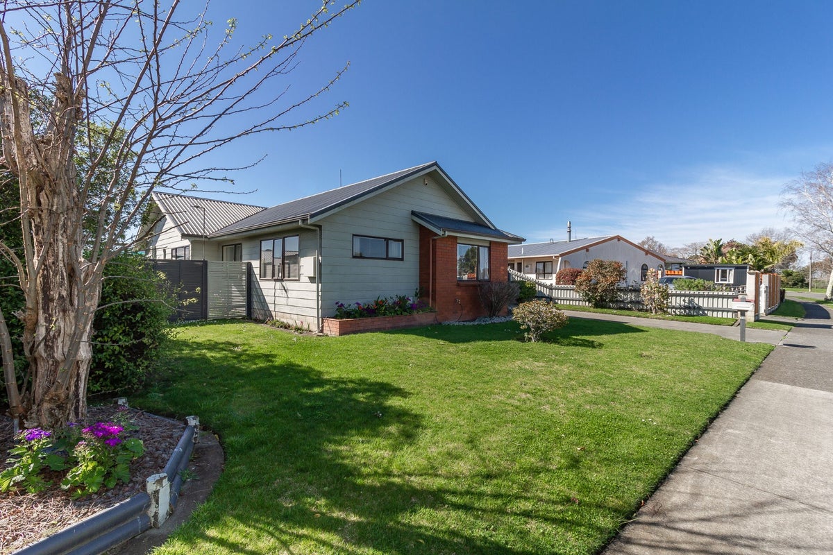 30 Perry Crescent, Greenmeadows, Napier - Carousel 1