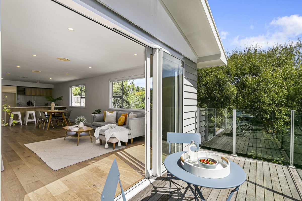 118 Taylor Terrace, Tawa, Wellington - Carousel 2