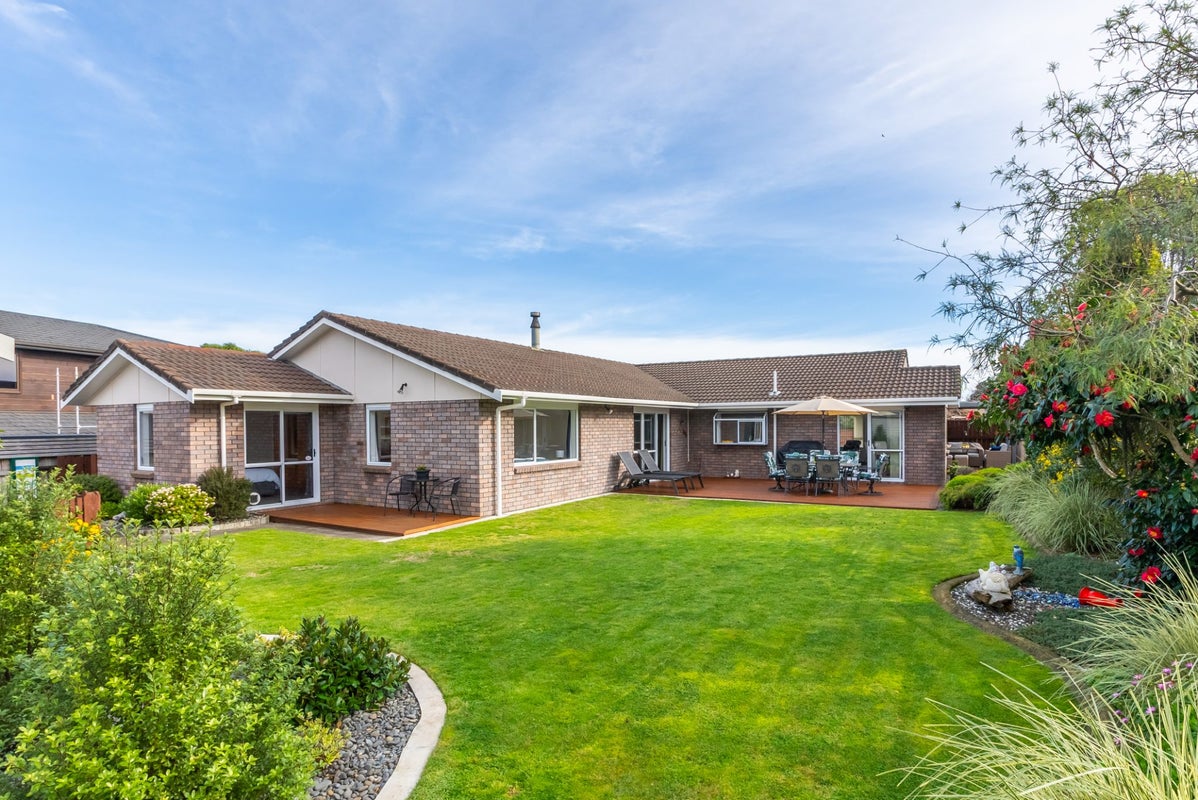 6 Beechwood Close, Paraparaumu Beach, Paraparaumu - Carousel 1