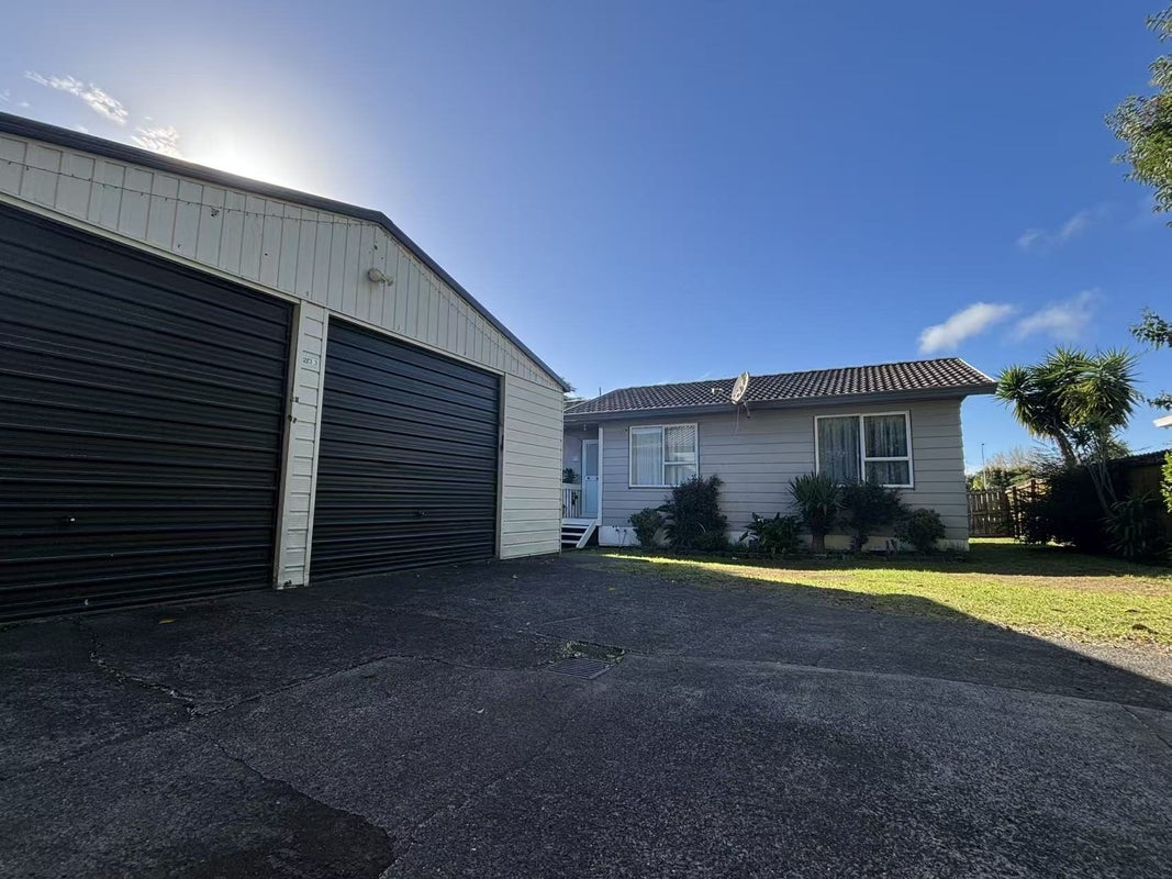 2/33 Penion Drive, Flat Bush, Auckland - Carousel 2