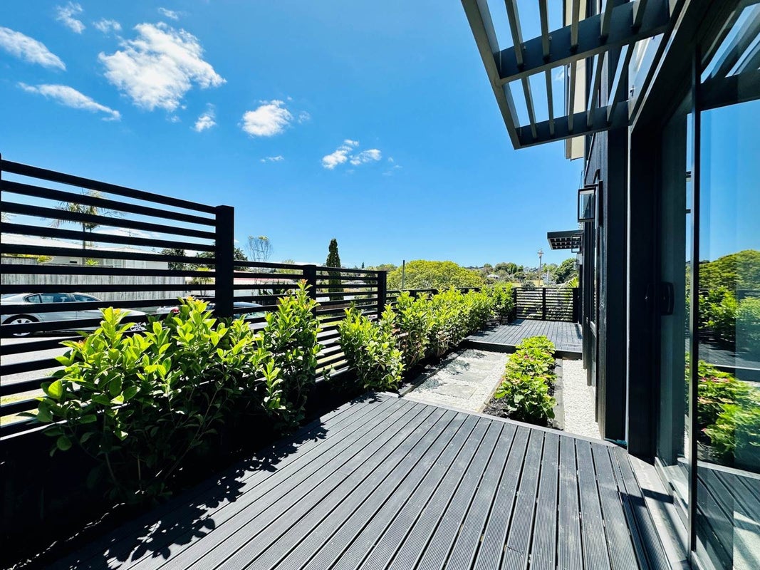 12A Tiber Road, Forrest Hill, Auckland - Carousel 23