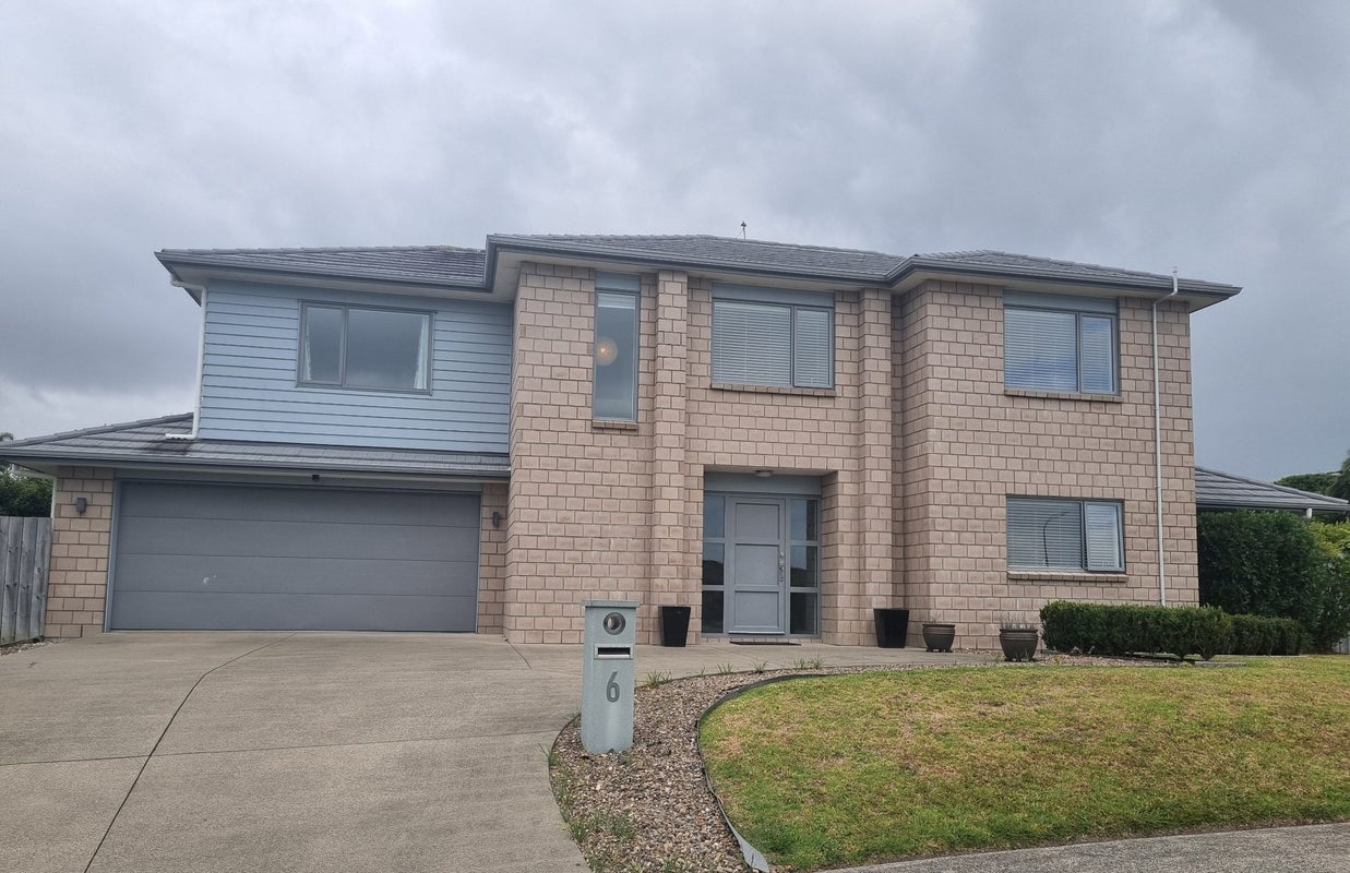 6 Pony Park Place, Beachlands, Auckland - Carousel 1