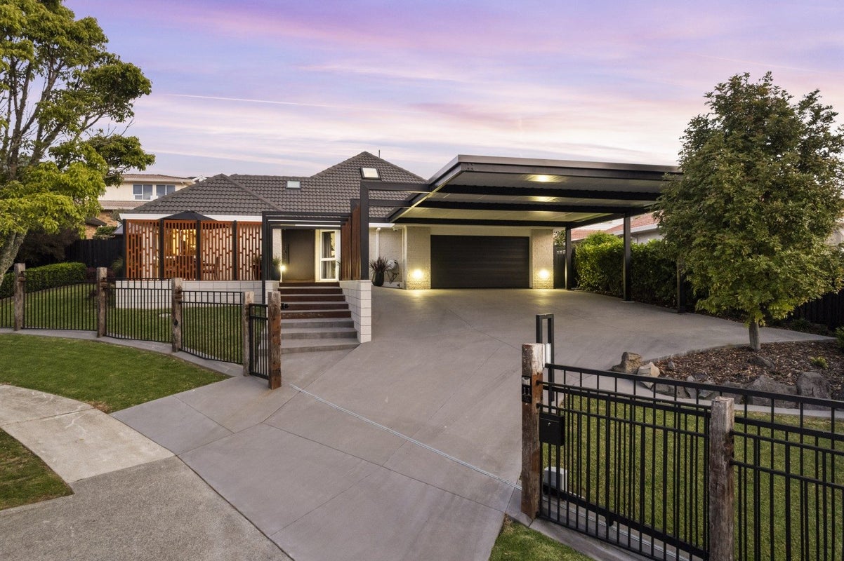 11 Sligo Place, Somerville, Manukau - Carousel 1