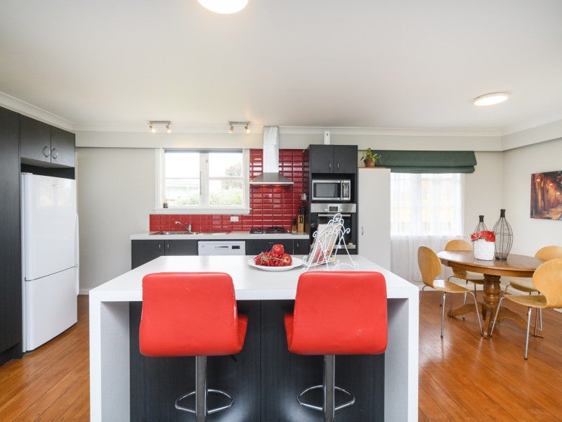 11 Kingston Street, Awapuni, Palmerston North - Carousel 2