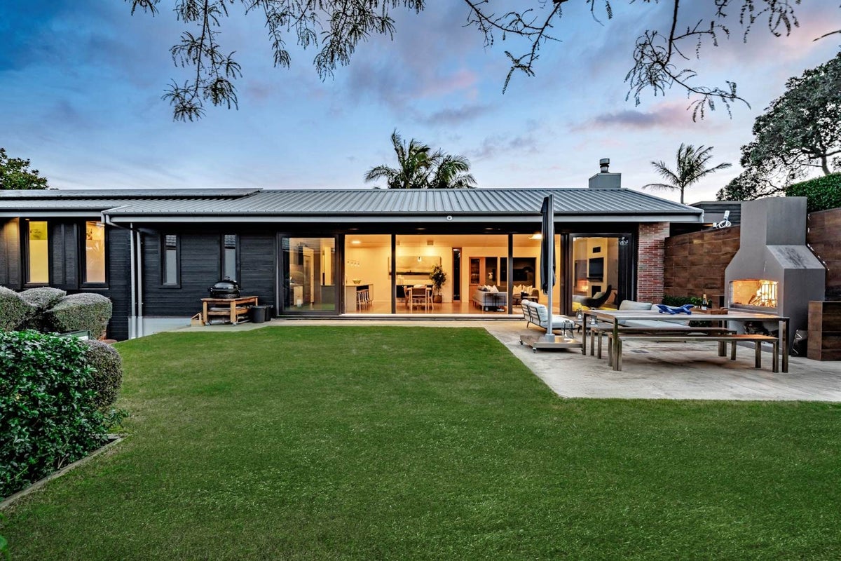15 Kesteven Avenue, Glendowie, Auckland City, Auckland - Carousel 1