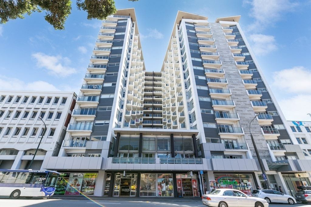 618/74 Taranaki Street, Te Aro, Wellington - Carousel 1