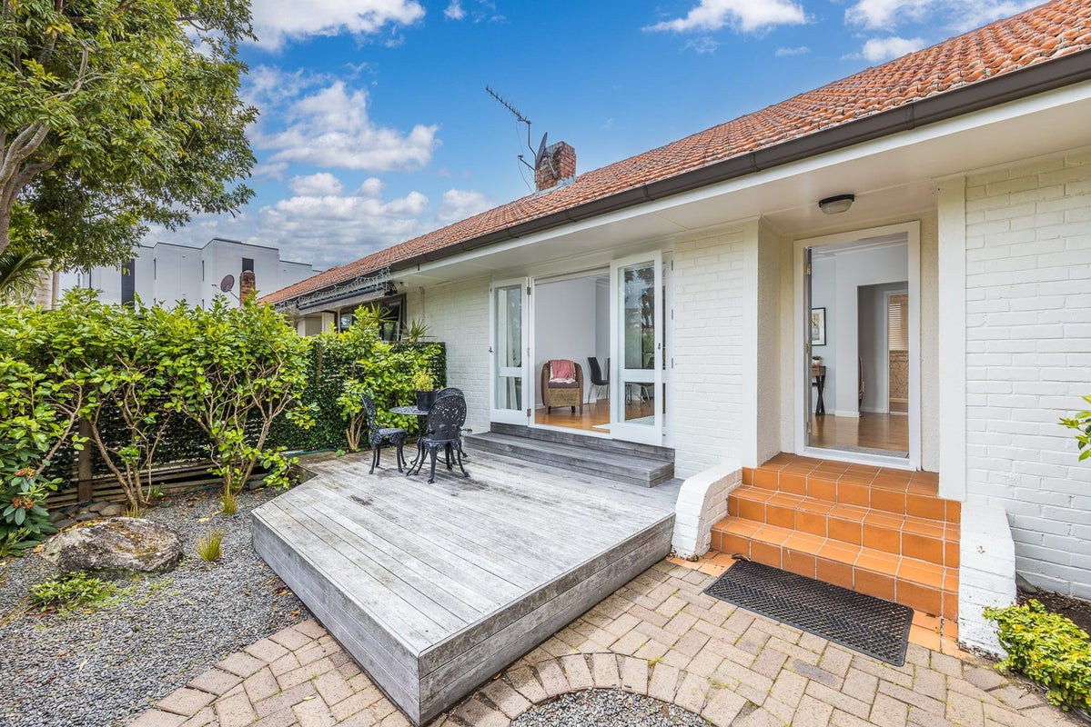 3/2 Atkin Avenue, Mission Bay, Auckland - Carousel 16