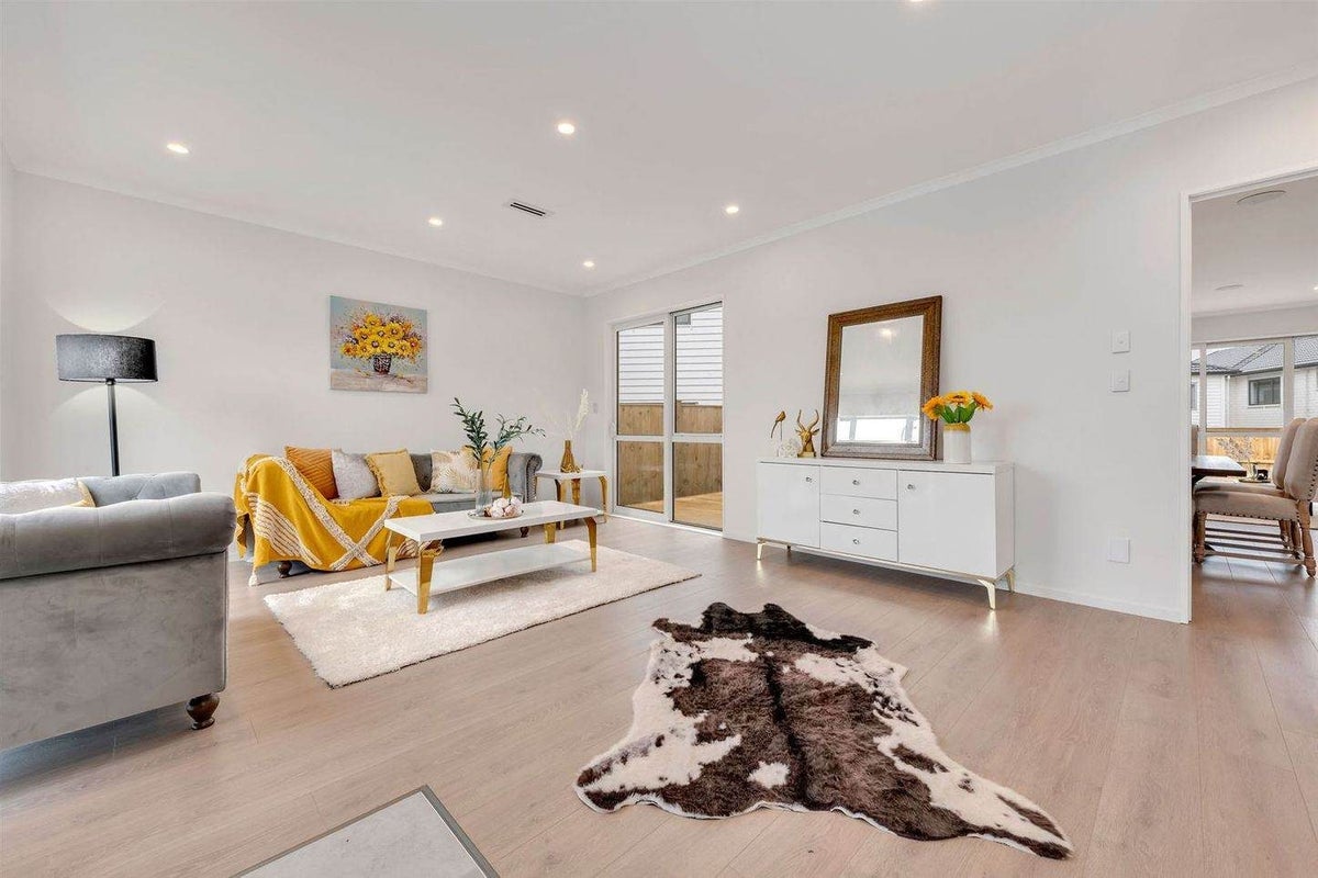 2 Uru Drive, Flat Bush, Auckland - Carousel 2