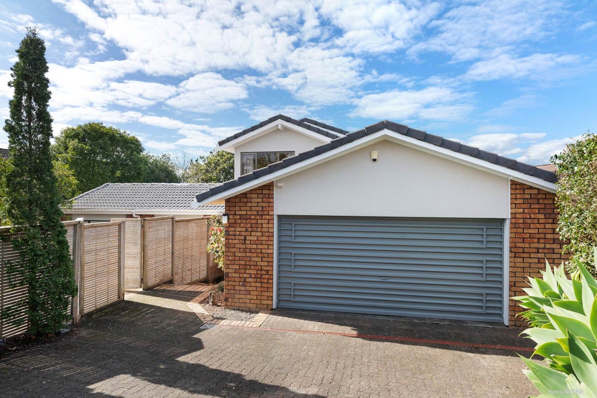 78 Halsey Drive, Lynfield, Auckland - Carousel 2