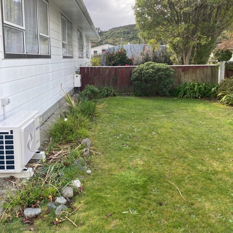 2/2 Garnet Grove, Birchville, Upper Hutt - Carousel 7