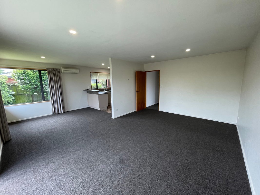 2 Kydd Lane, Hornby, Christchurch - Carousel 1