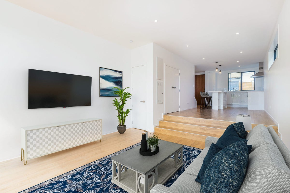9 Mokopiko Court, Beach Haven, Auckland - Carousel 2