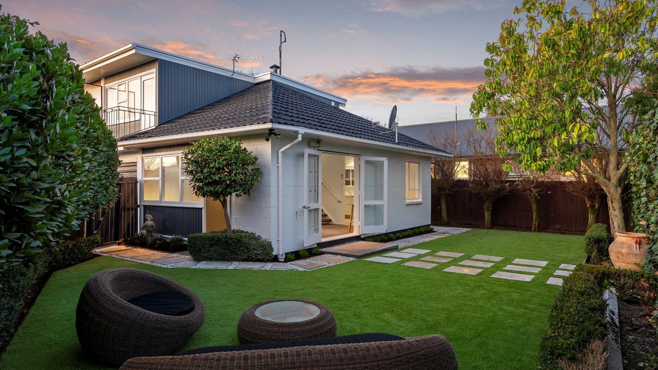 2/38 Clare Road, St Albans, Christchurch - Carousel 1