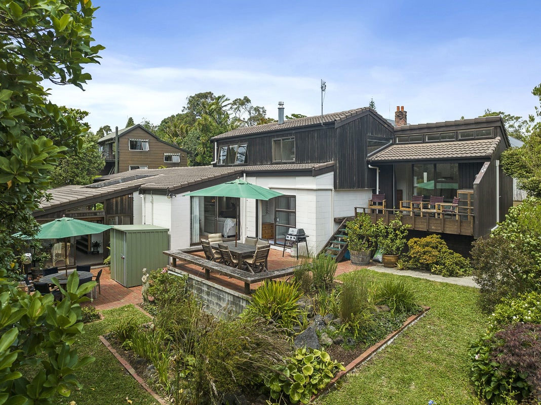 35 Jacaranda Avenue, Beach Haven, Auckland - Carousel 1