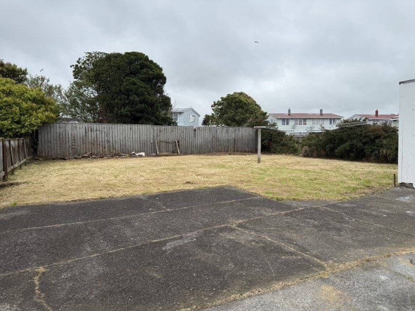 14 Adventure Street, Marfell, New Plymouth - Carousel 6