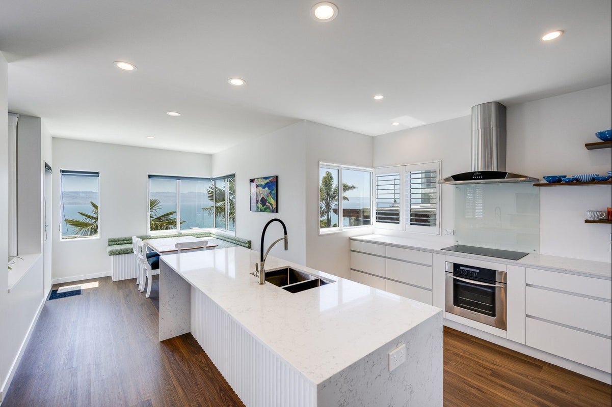 142B Thompson Road, Bluff Hill, Napier, Hawke's Bay - Carousel 2