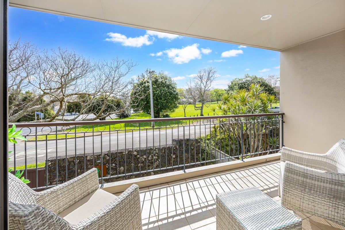 692B Manukau Road, Royal Oak, Auckland City, Auckland - Carousel 1