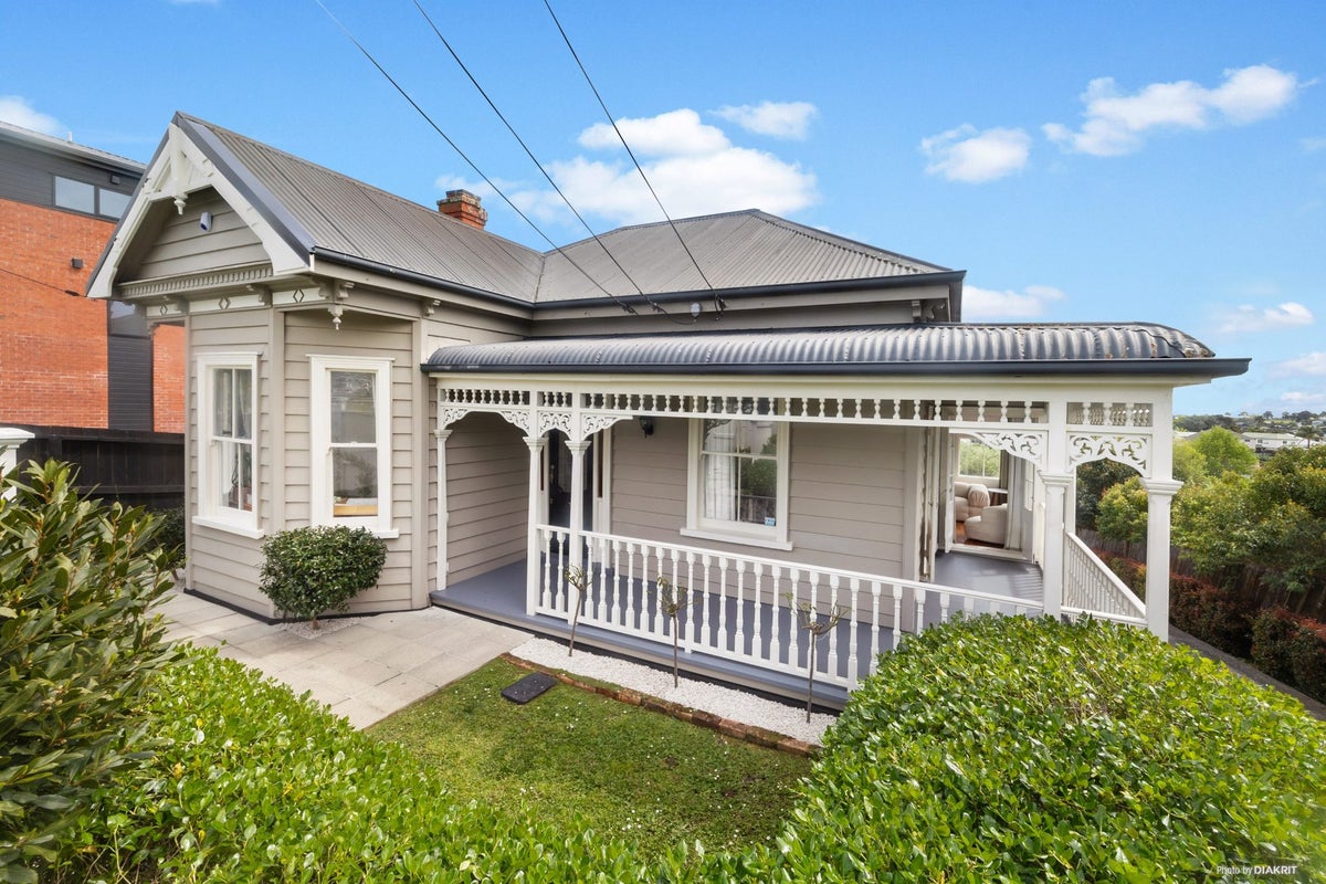 9A Western Springs Road, Morningside, Auckland - Carousel 1