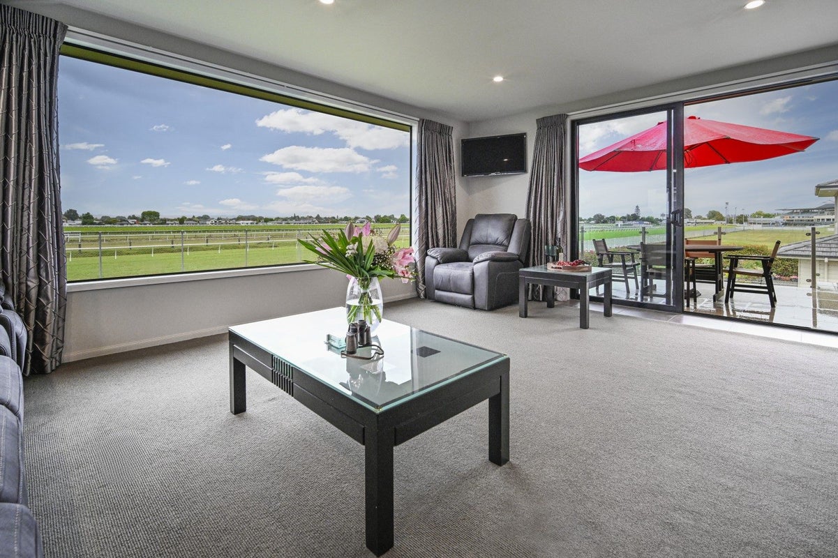 609 Market Street South, Hastings, Hastings - Carousel 2