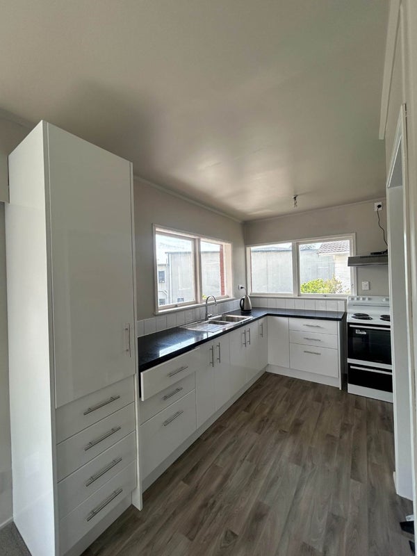 2/99 Hillside Road, Glenfield, Auckland - Carousel 1