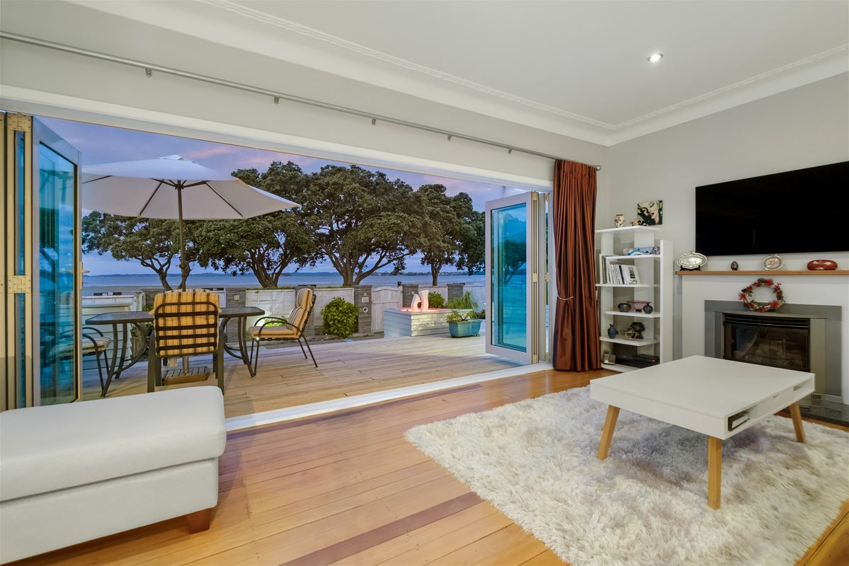 23 Shelly Beach Parade, Cockle Bay, Auckland - Carousel 2