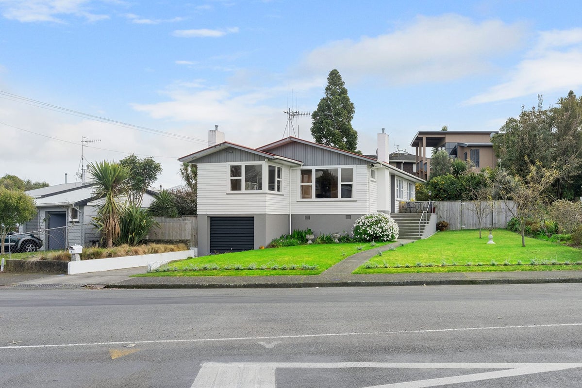 1 Glen Street, Levin, Levin - Carousel 20