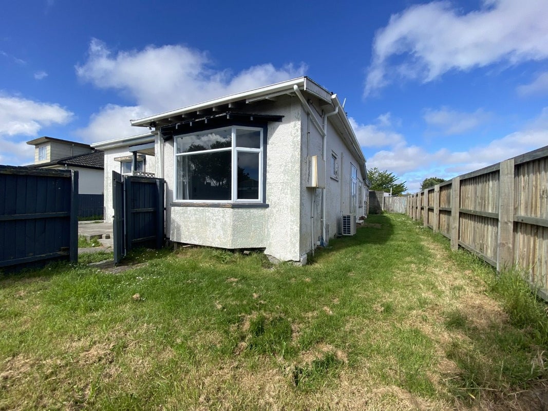 2/150 Stanmore Road, Linwood, Christchurch - Carousel 1