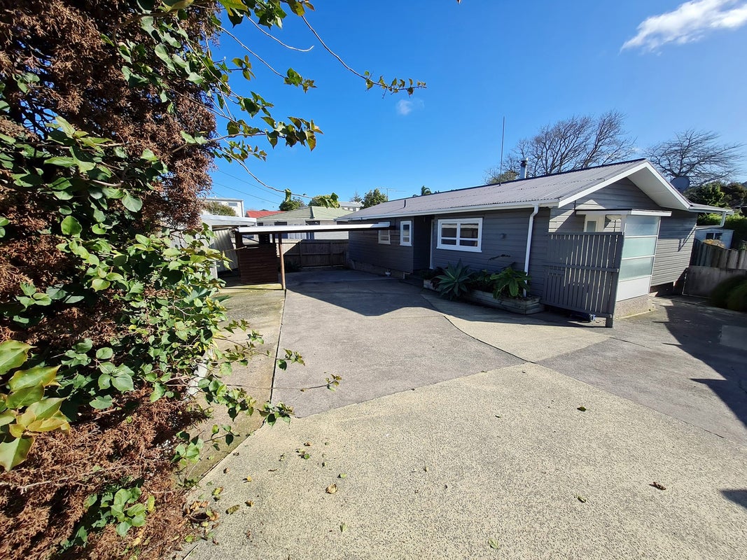 669 Swanson Road, Swanson, Auckland - Carousel 1