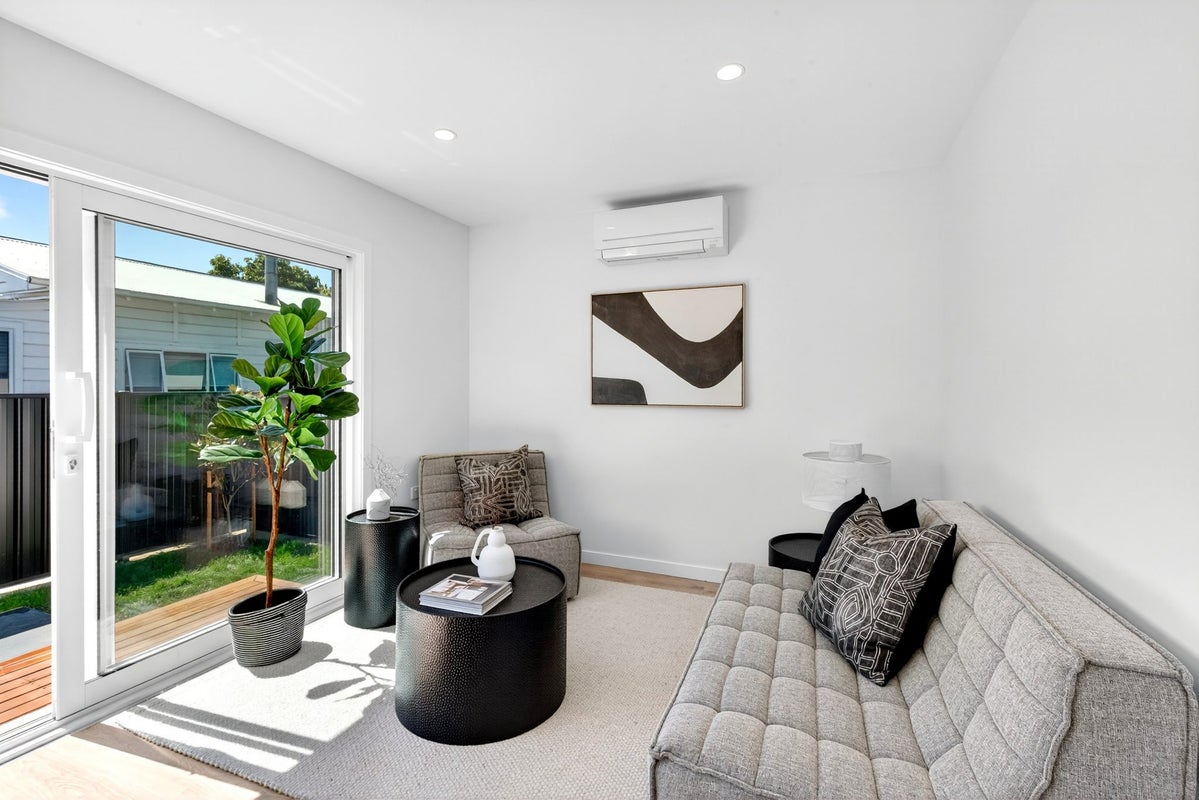 18C Avenue Road, Greenmeadows, Napier - Carousel 2