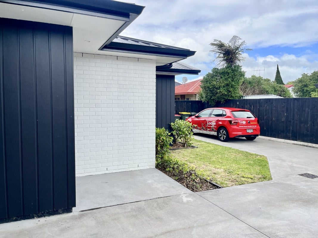 1D Bolmuir Road, Forest Lake, Hamilton - Carousel 2