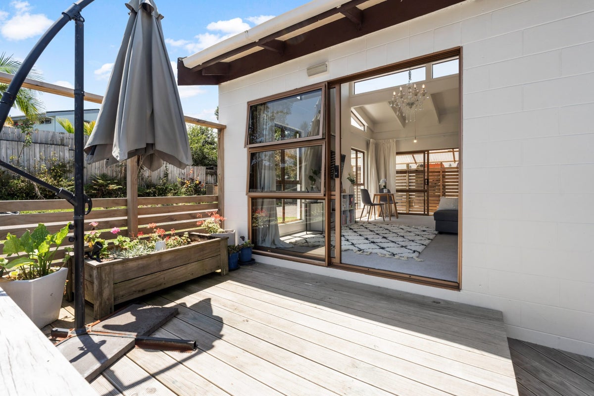 1/351 Royal Road, Massey, Auckland - Carousel 2