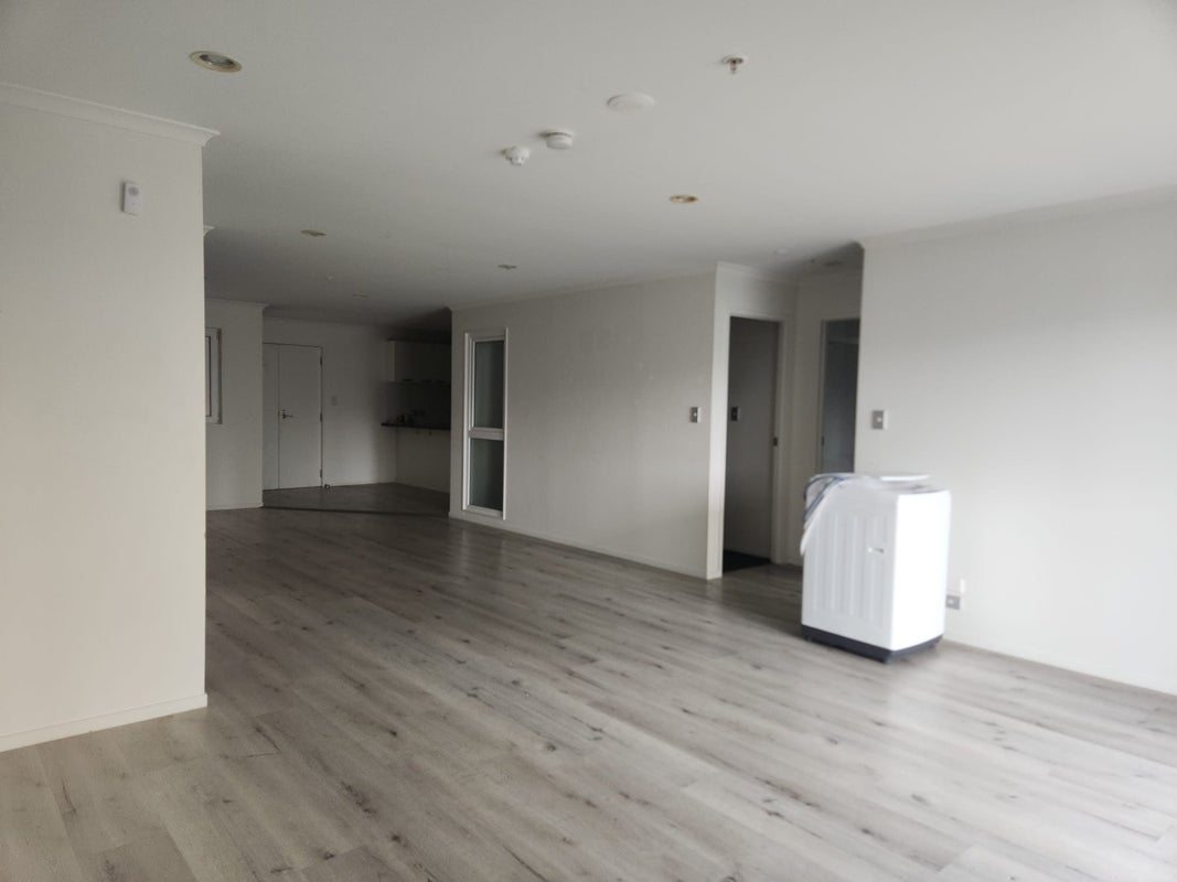 210/26 Remuera Road, Newmarket, Auckland - Carousel 2