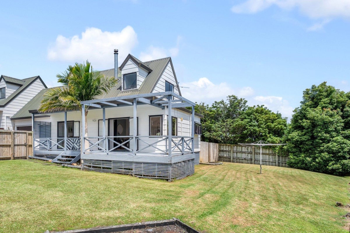 2/21 Leven Lane, Totara Heights, Auckland - Carousel 2