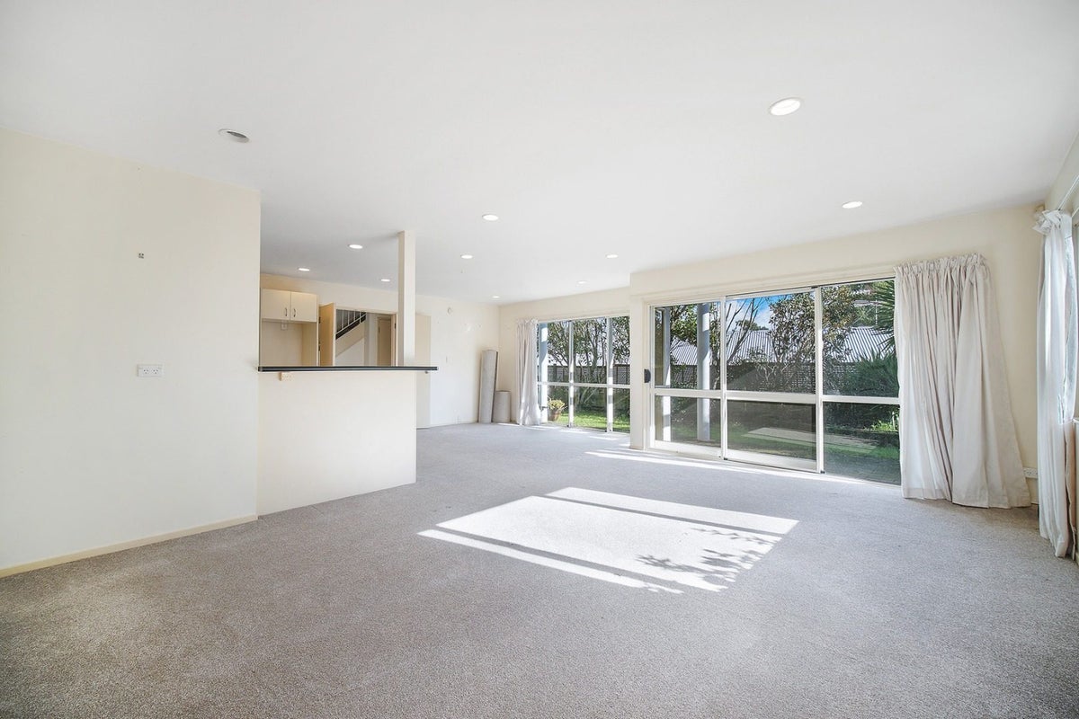 2/114 Gowing Drive, Meadowbank, Auckland - Carousel 2