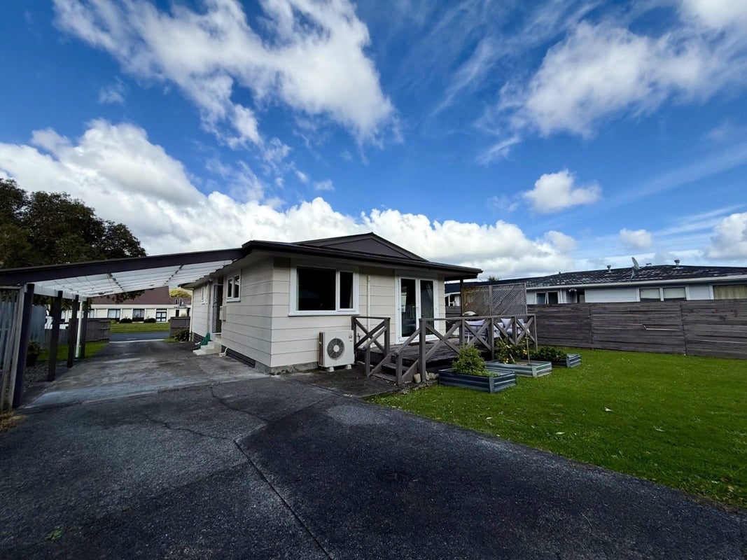 206 California Drive, Totara Park, Upper Hutt - Carousel 15