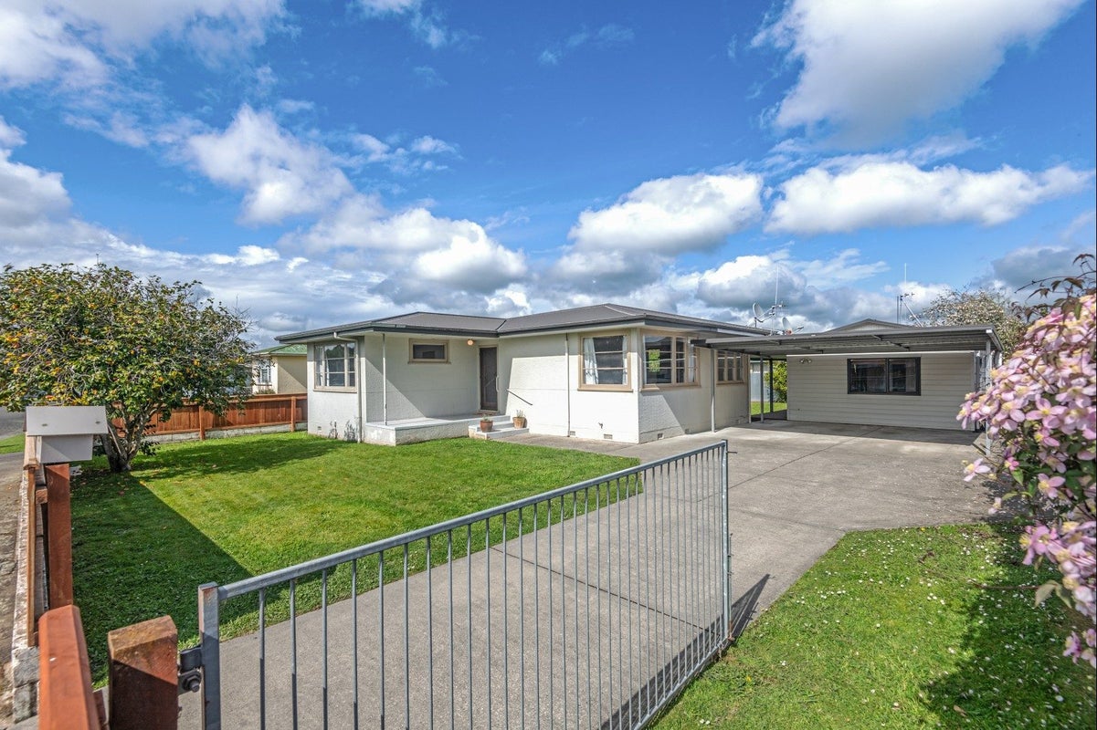 30 Forbury Avenue, Takaro, Palmerston North - Carousel 1