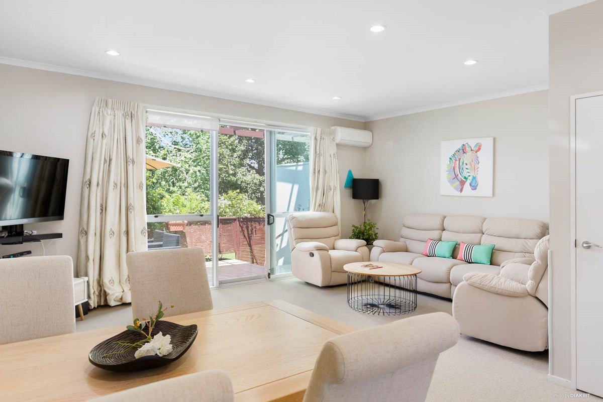 9P Clearwater Cove, West Harbour, Auckland - Carousel 2