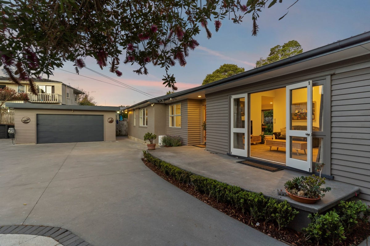 37 Angelo Avenue, Howick, Auckland - Carousel 2