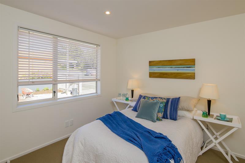 0 , Titahi Bay - Carousel 11