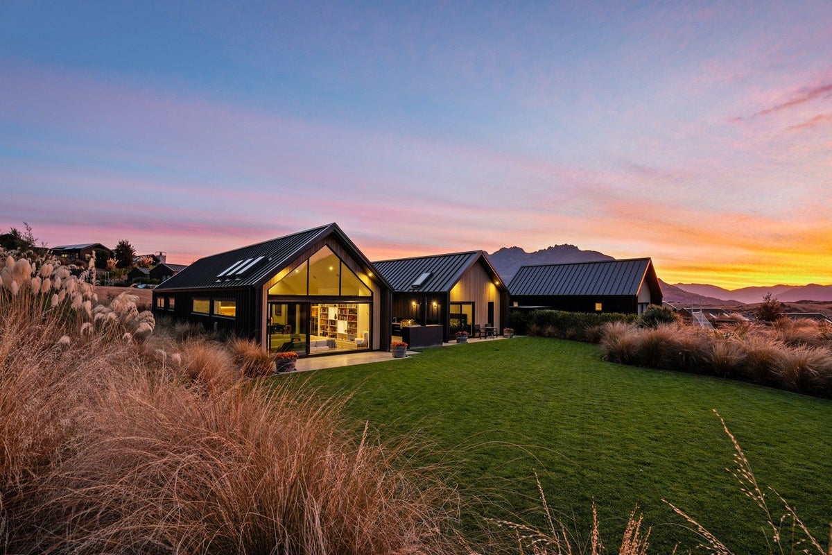 3 Chimney Lane, Jacks Point, Queenstown - Carousel 1