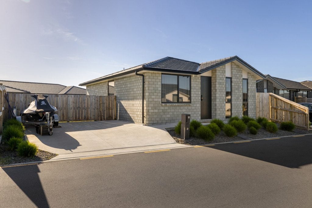 18 Nursery Lane, Papamoa, Papamoa - Carousel 1