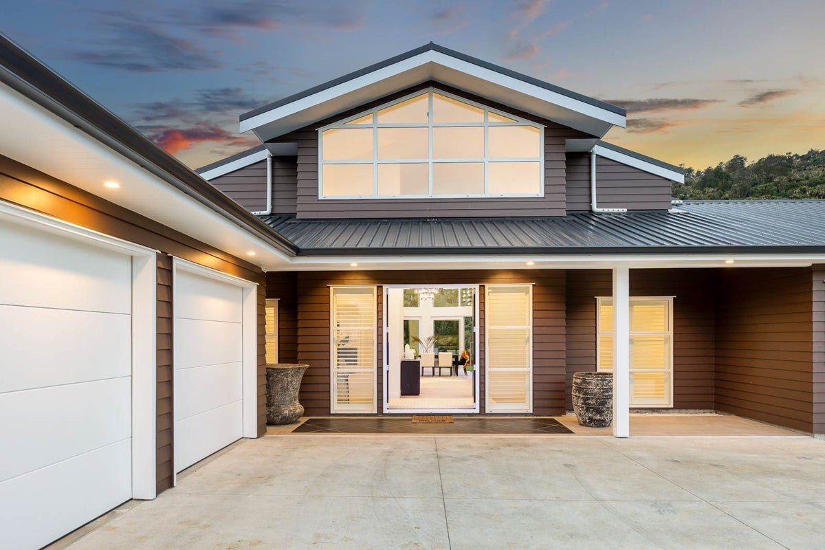 113 Mokoroa Valley Road, Waitakere, Auckland - Carousel 2